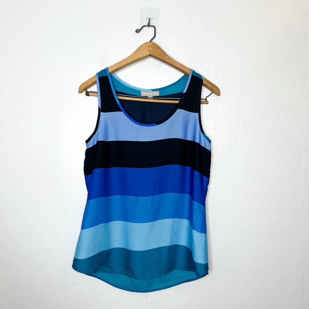 Banana Republic Women’s‎ Lightweight Sleeveless Blue Striped Blouse Small S - Picture 2 of 6